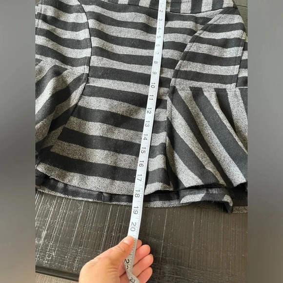 Worthington tulip skirt black gray stripe SZ 10 - Picture 2 of 6